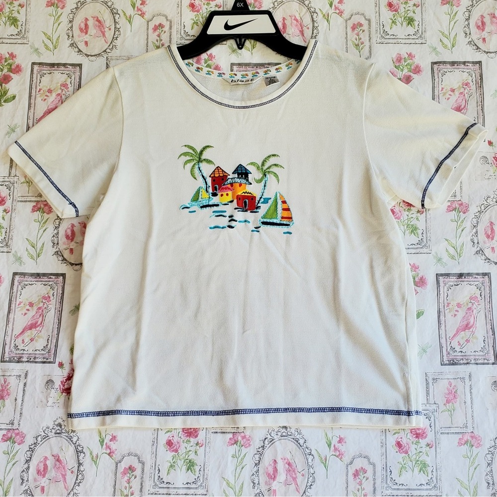 Vintage Blast Women's White Short Sleeve T-Shirt Embroidered Island Scene Size P